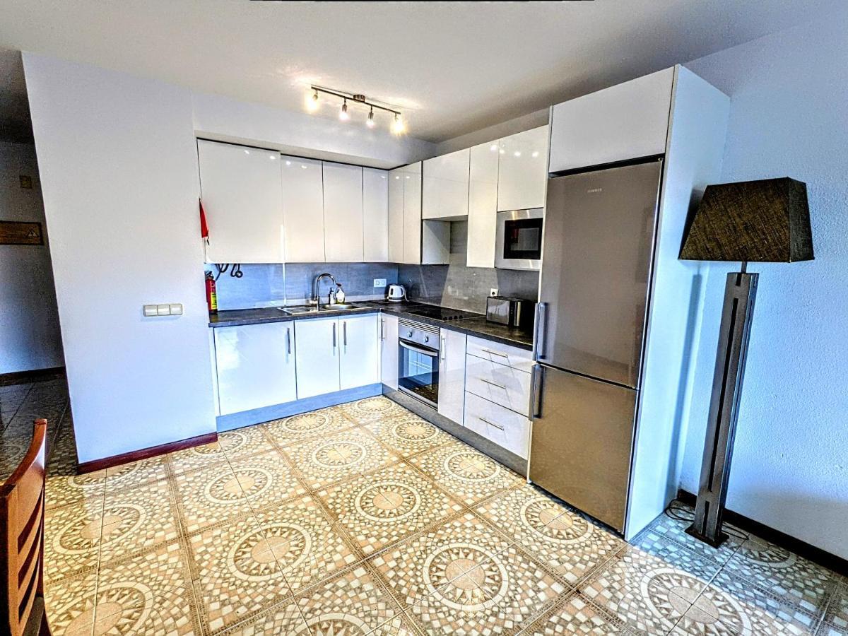 Luxury Newly Refurbished Modern Apartment With Stunning Mountain Views - Xmas And Ny 2025-2026 Now Booking Сан Мигел де Абона Екстериор снимка