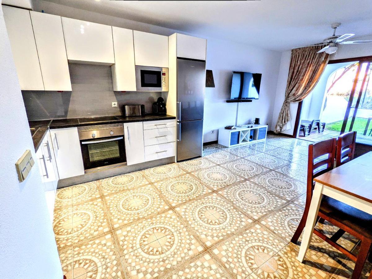 Luxury Newly Refurbished Modern Apartment With Stunning Mountain Views - Xmas And Ny 2025-2026 Now Booking Сан Мигел де Абона Екстериор снимка
